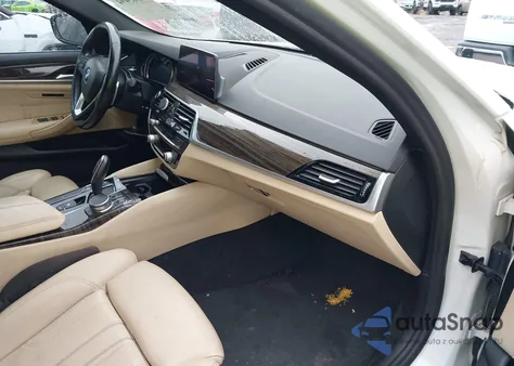 2019 BMW 530I xDrive z USA, uszkodzony, nr VIN WBAJA7C52KWW19200